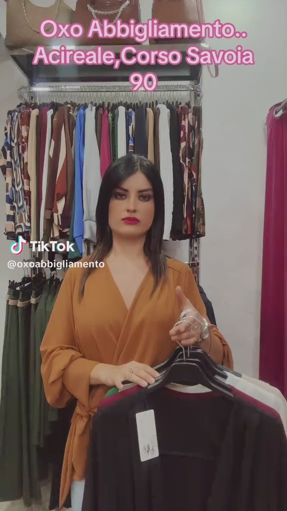 Maglia donna a maniche lunghe con scollatura a V – disponibile in vari colori