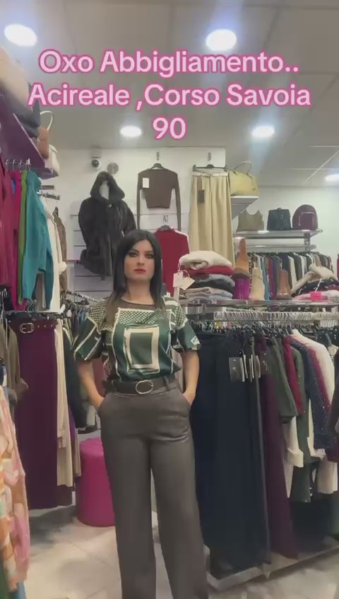 Completo elegante donna con pantaloni e dettagli di strass