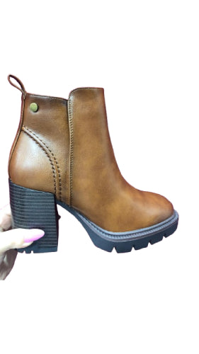 Stivaletti Donna Cuoio con Tacco Largo e Fondo Carrarmato